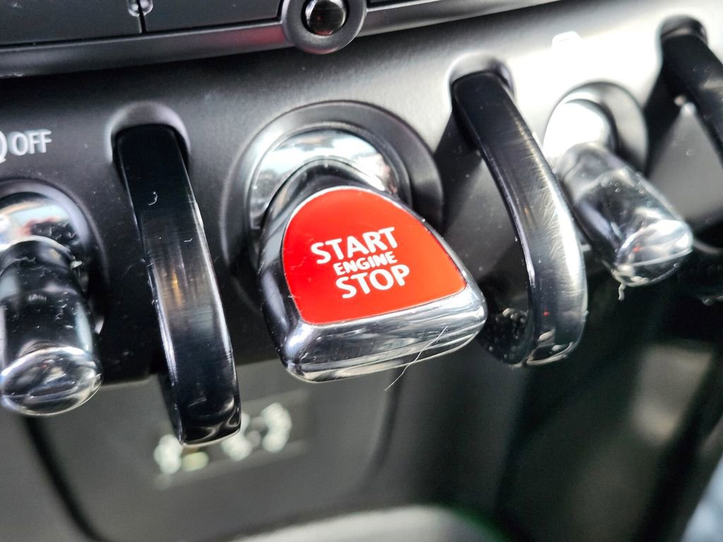 Used 2015 MINI Cooper S FWD image 18