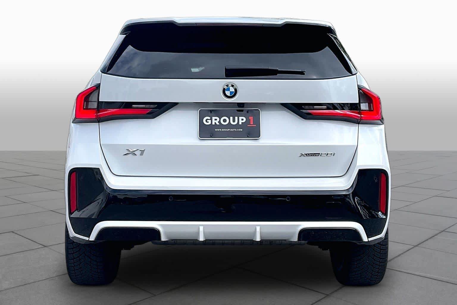 Used 2023 BMW X1 xDrive28i w/ Premium Package AWD/4WD image 4