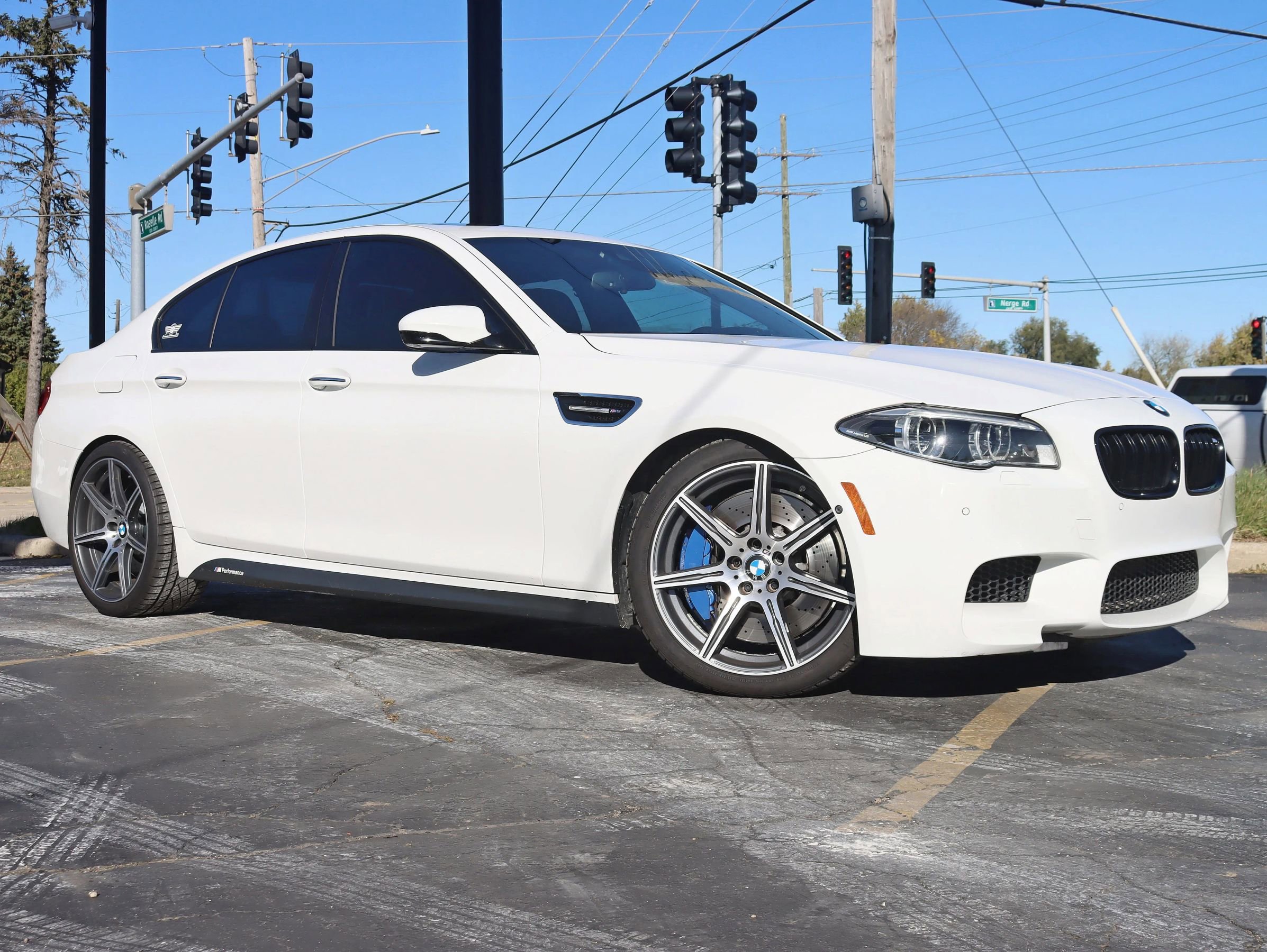 Used 2015 BMW M5 Sedan 4D image 2