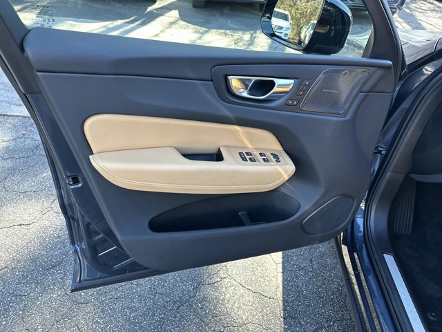 Used 2025 Volvo XC60 B5 Ultra w/ Protection Package Premier image 11