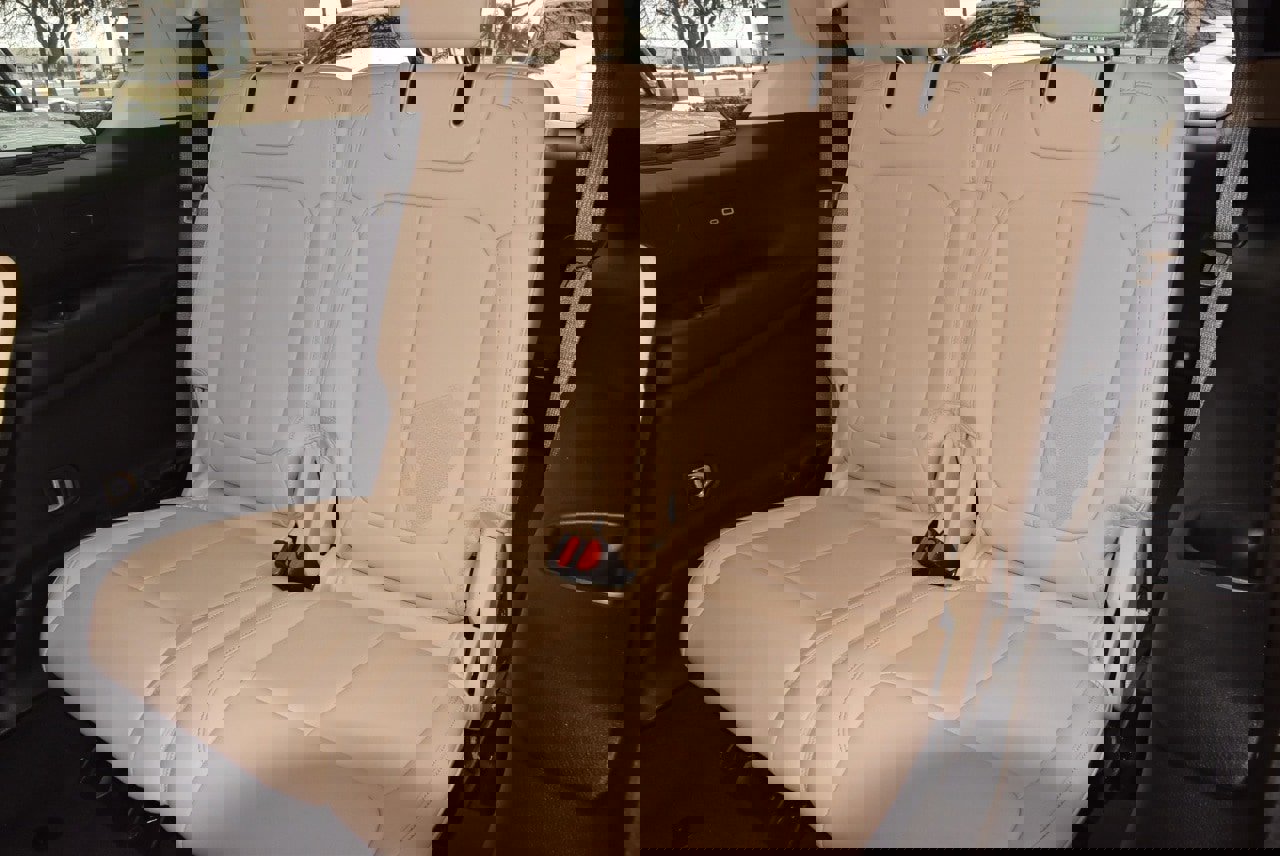 Used 2022 Jeep Grand Cherokee L Limited image 15