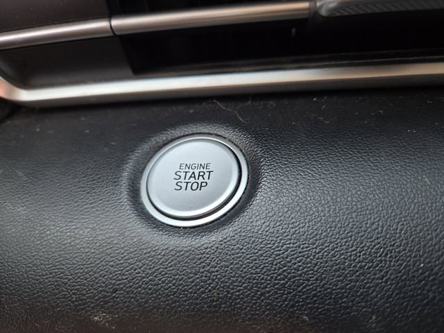 Certified 2021 Hyundai Elantra SEL image 17