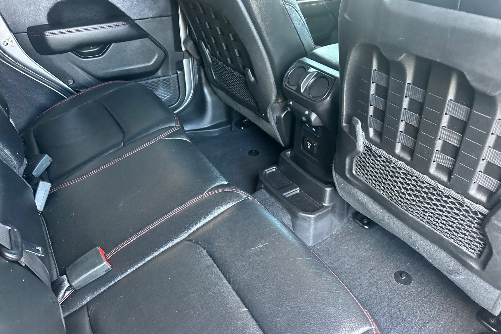 Used 2018 Jeep Wrangler Unlimited Rubicon AWD/4WD image 18