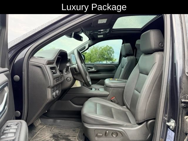 Certified 2023 Chevrolet Suburban Z71 w/ Luxury Package AWD/4WD image 8