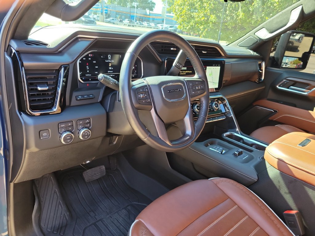 Used 2024 GMC Sierra 2500 Denali Ultimate AWD/4WD image 18