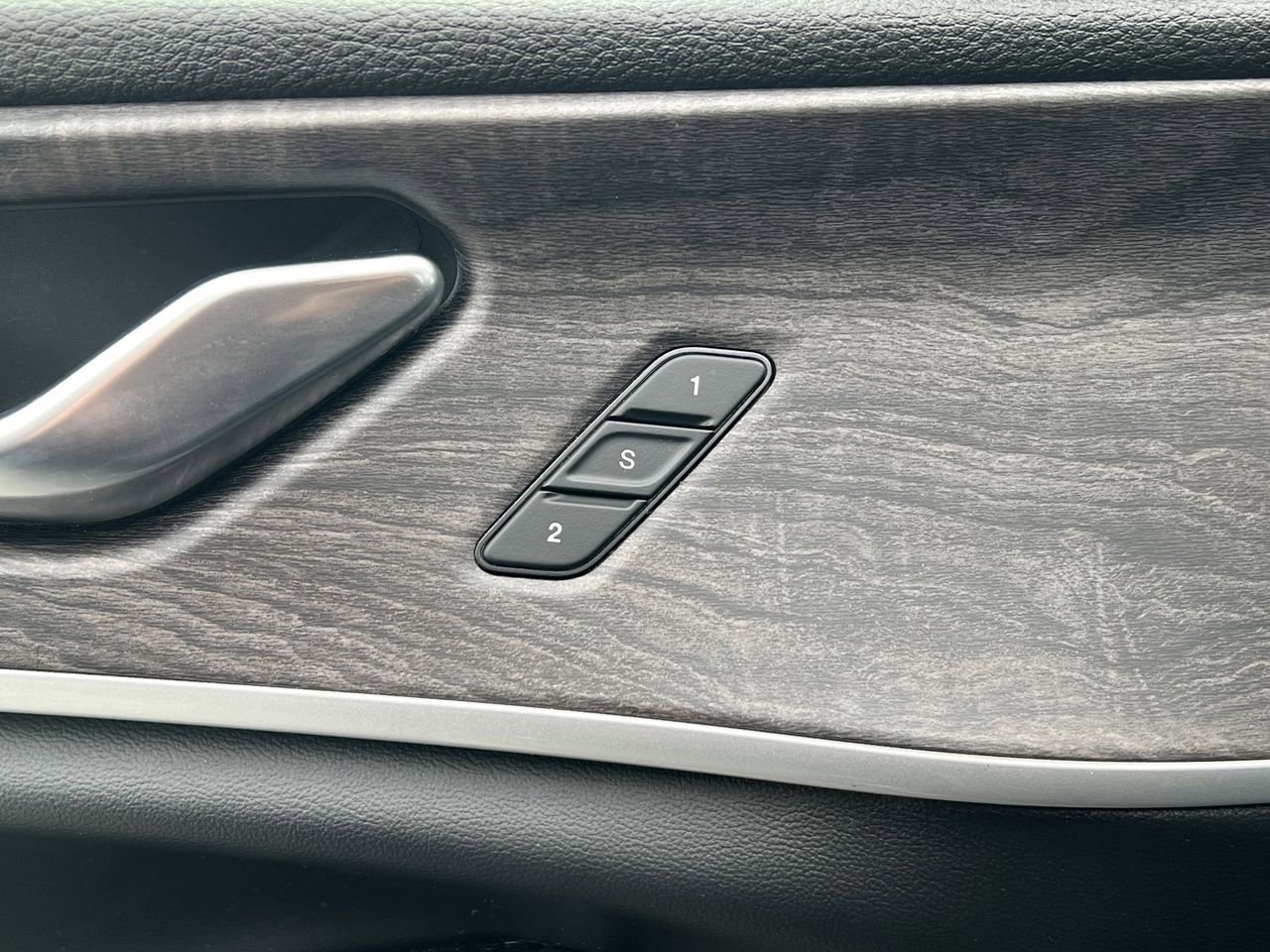 Used 2021 Jeep Grand Cherokee L Limited image 28