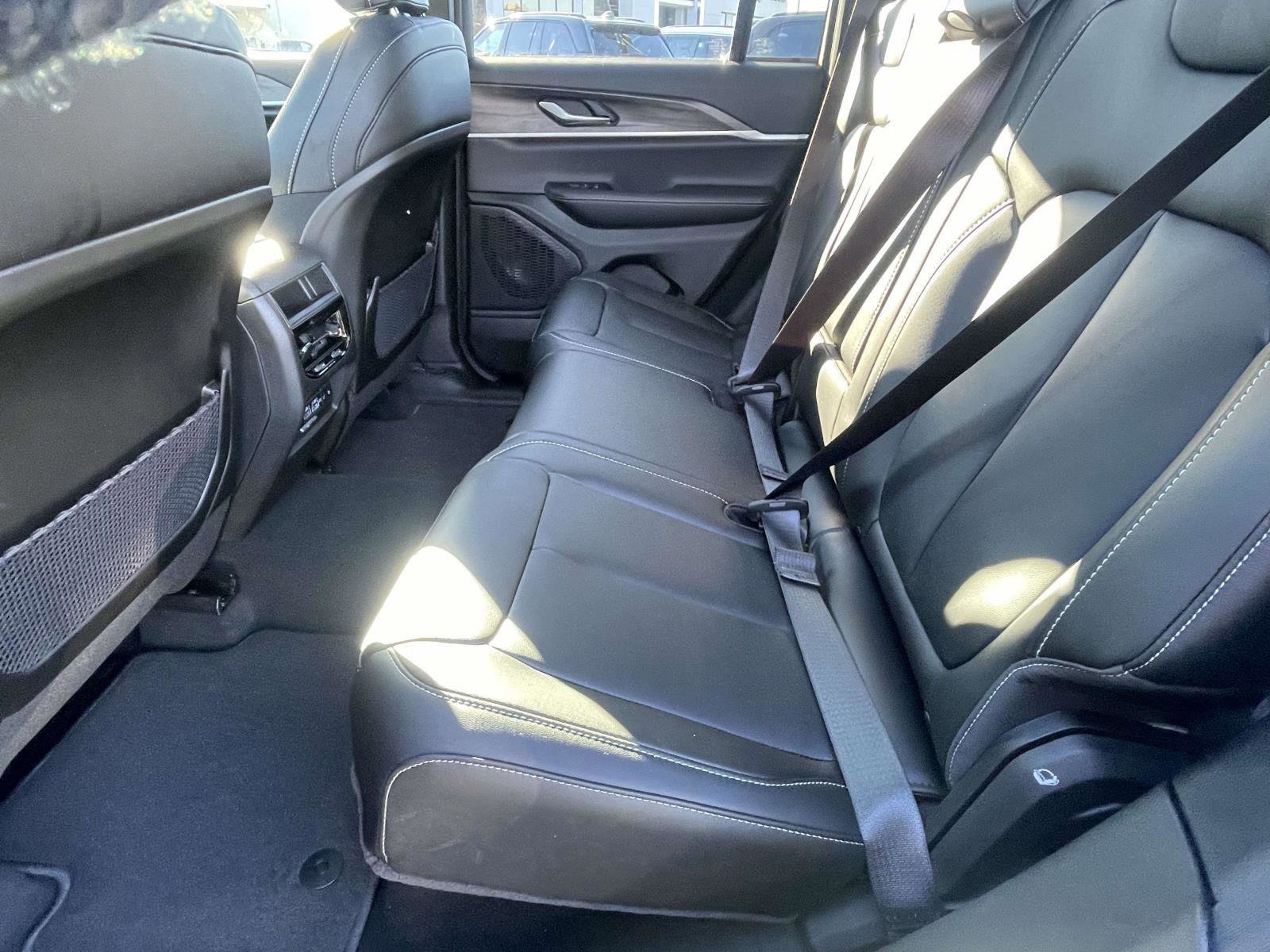 New 2025 Jeep Grand Cherokee Limited image 13