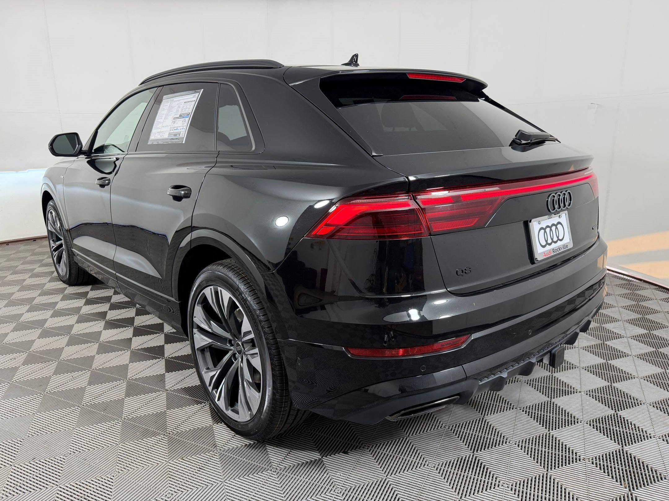 New 2027 Audi Q8 Premium Plus AWD/4WD image 3