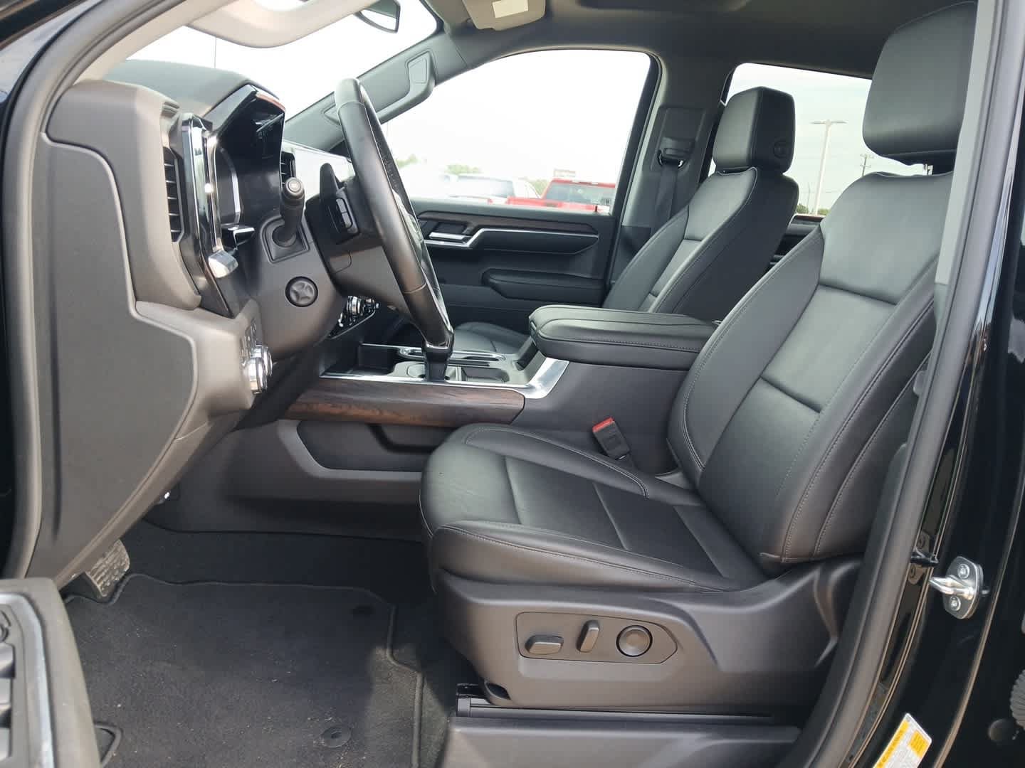 Used 2024 GMC Sierra 1500 SLT w/ SLT Premium Package AWD/4WD image 20