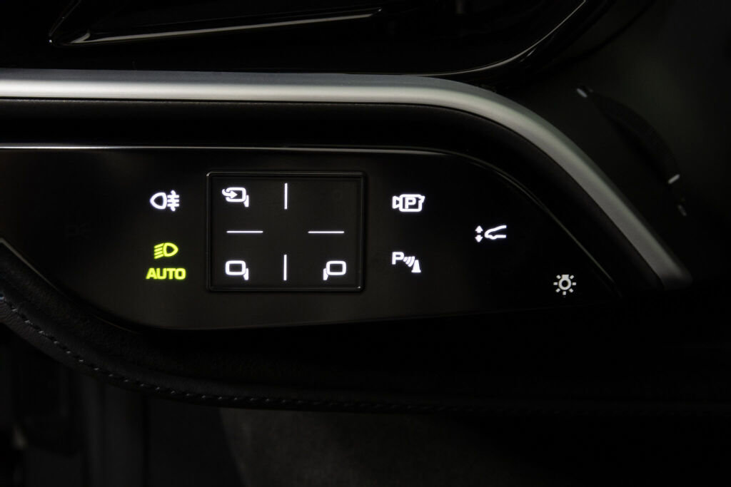 Used 2025 Ferrari 296 GTS image 33