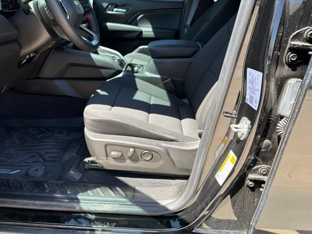 Used 2025 Chevrolet Colorado LT RWD image 15