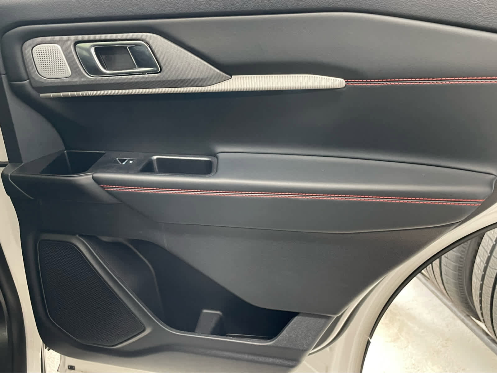 Used 2025 Ford Explorer ST w/ Sun And Sound Package AWD/4WD image 32