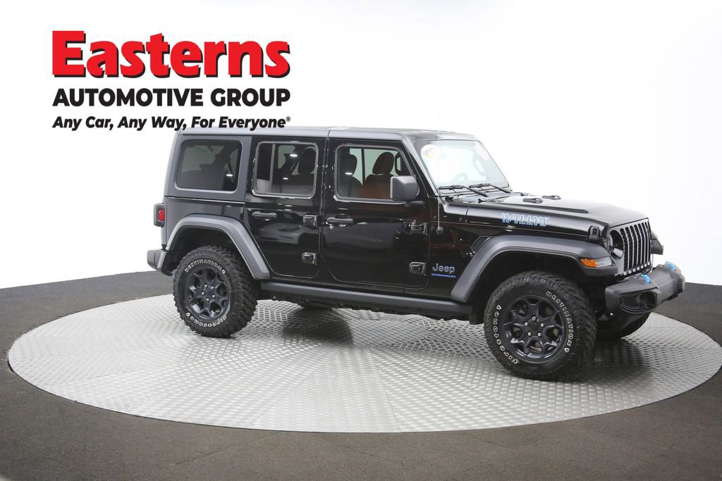 Used 2023 Jeep Wrangler Unlimited w/ Dual Top Group image 53