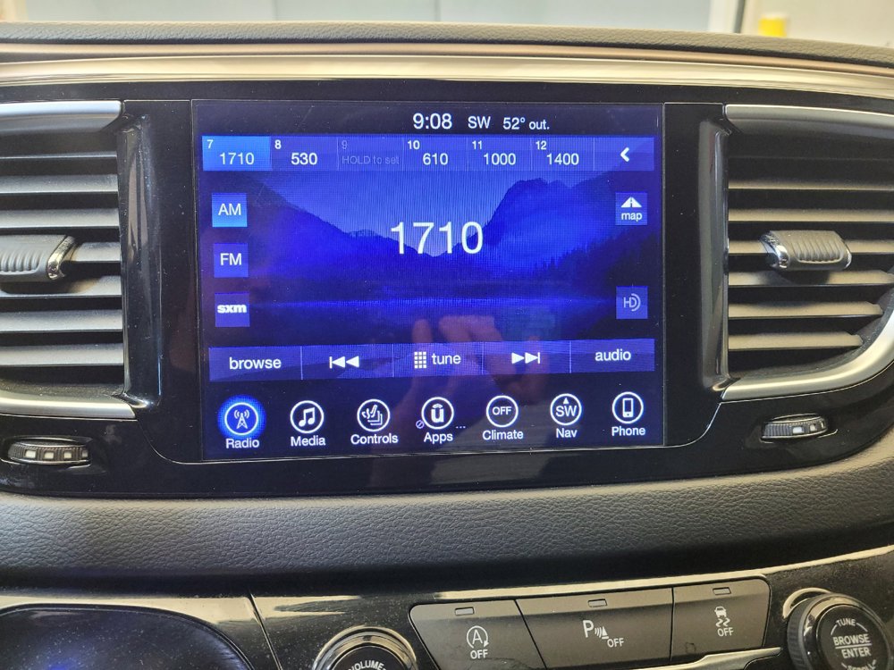 Used 2017 Chrysler Pacifica Touring-L Plus FWD image 25