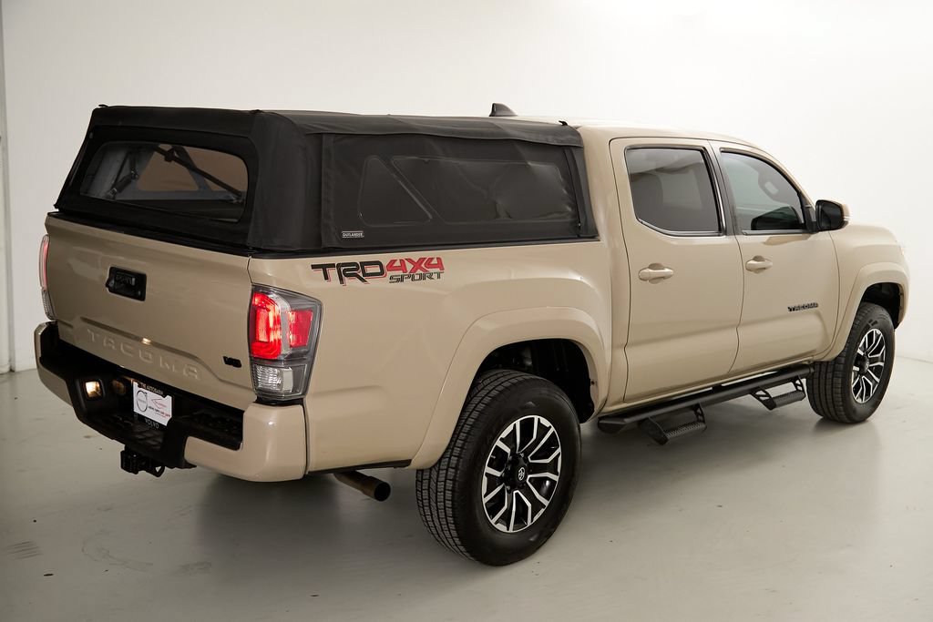 Used 2020 Toyota Tacoma TRD Sport AWD/4WD image 11