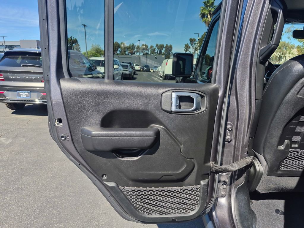 Used 2022 Jeep Gladiator Rubicon w/ Cold Weather Group AWD/4WD image 20