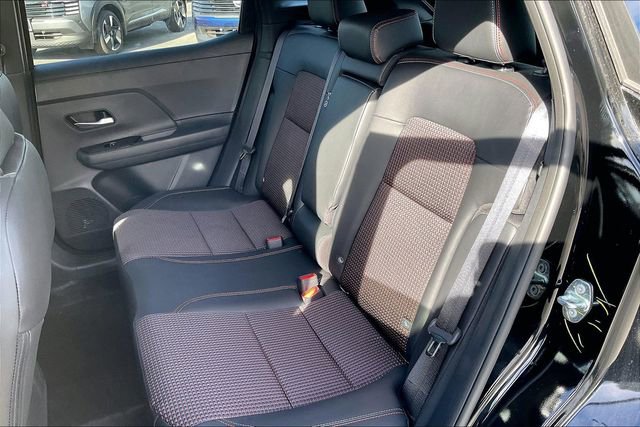 New 2026 Nissan Kicks SR FWD image 15