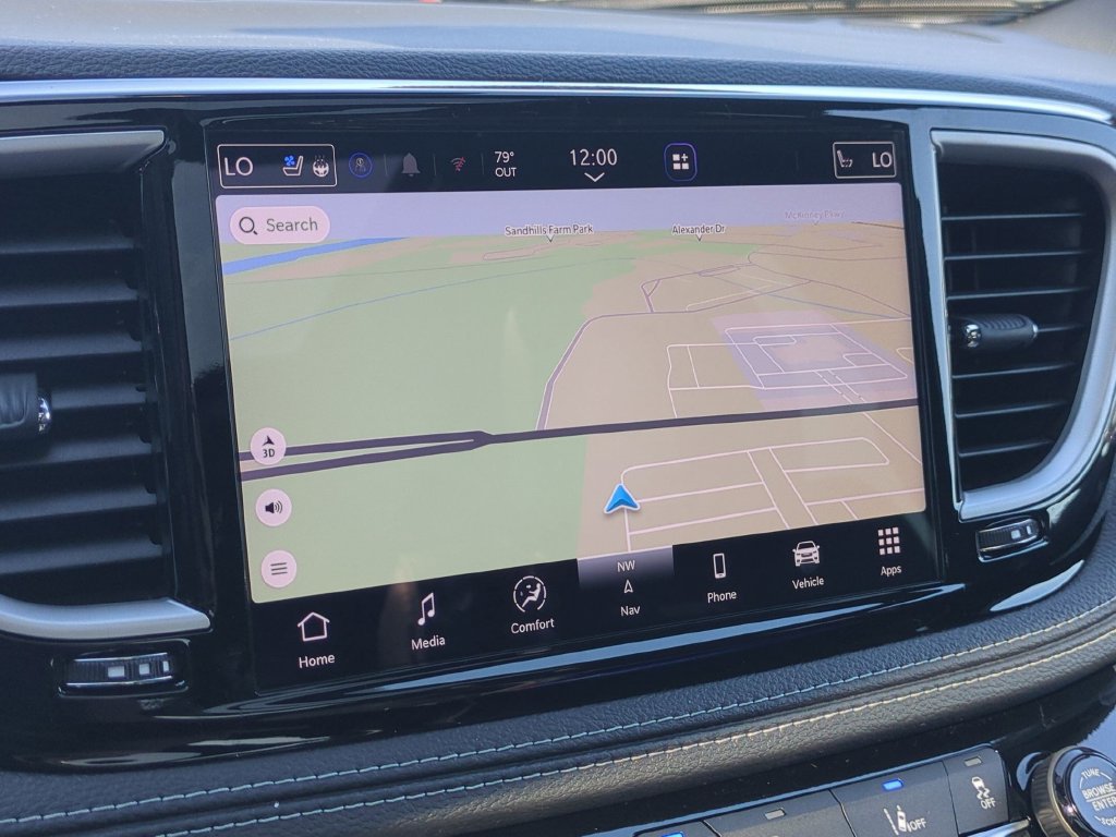 New 2027 Chrysler Pacifica Limited w/ Family Tech Group FWD image 25