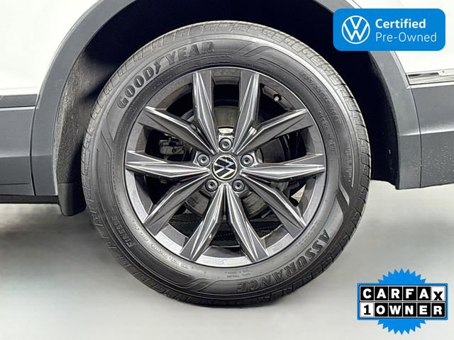 Certified 2022 Volkswagen Tiguan SE image 32