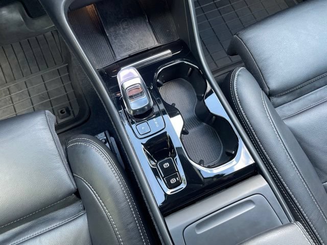 Certified 2023 Volvo XC40 B5 Plus w/ Protection Package Premier AWD/4WD image 23