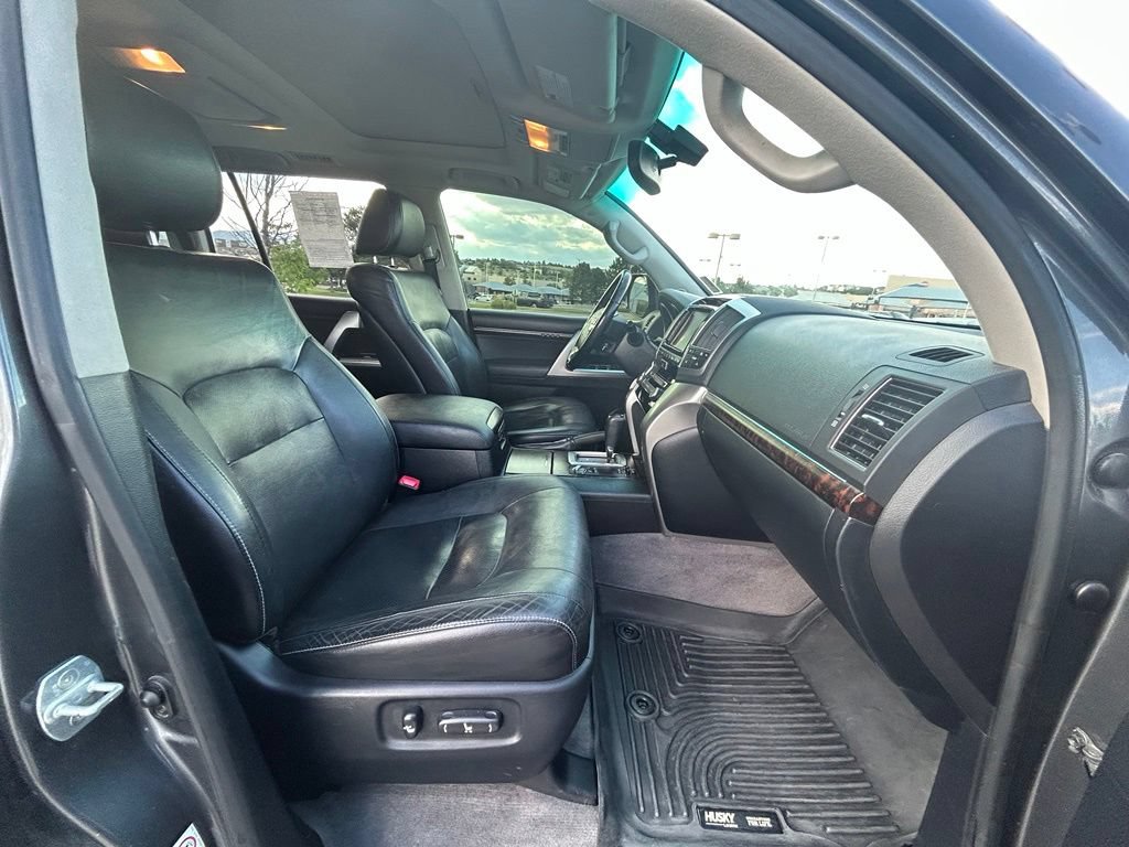 Used 2013 Toyota Land Cruiser AWD/4WD image 34