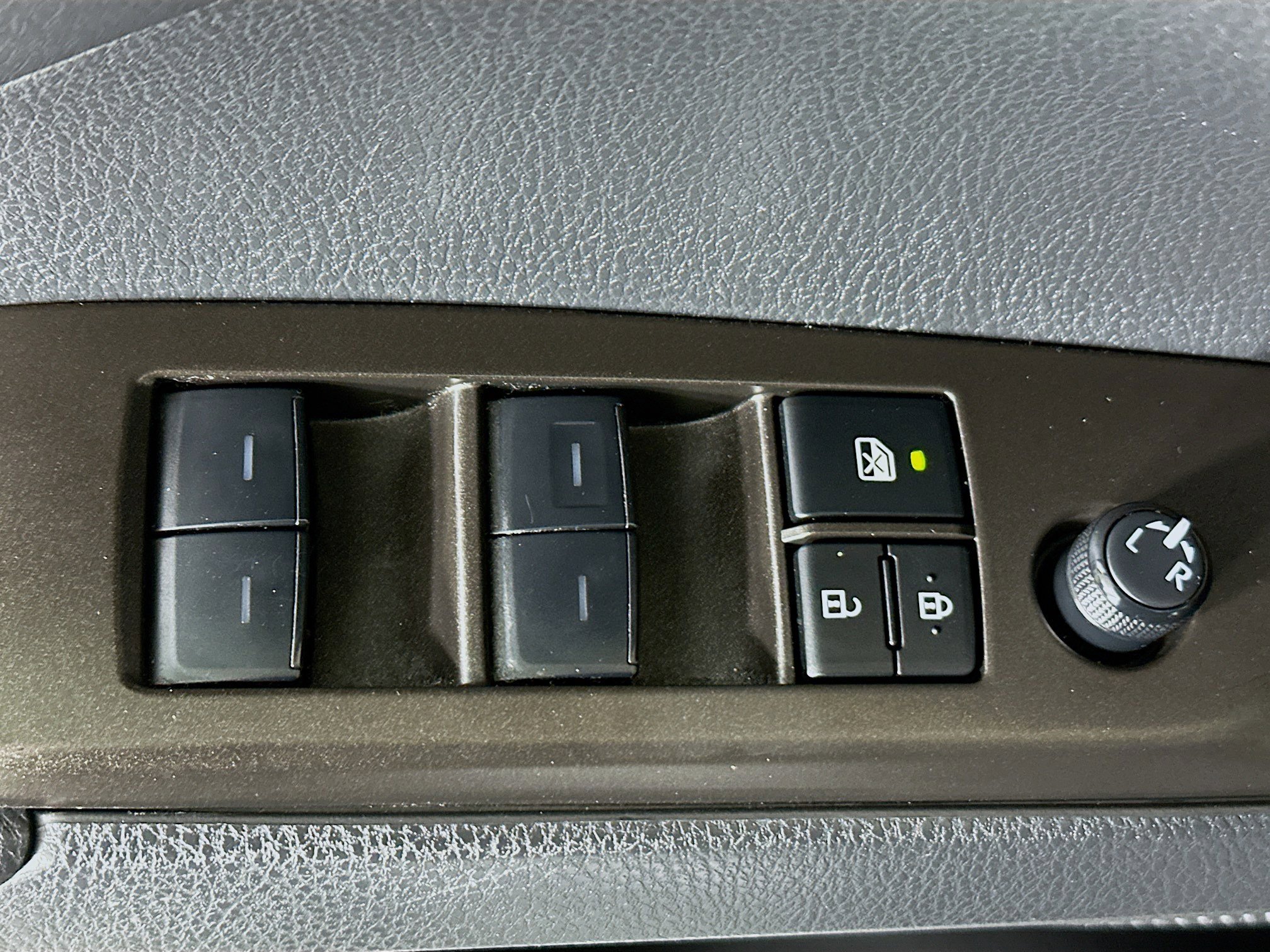 Used 2024 Toyota Camry SE image 14