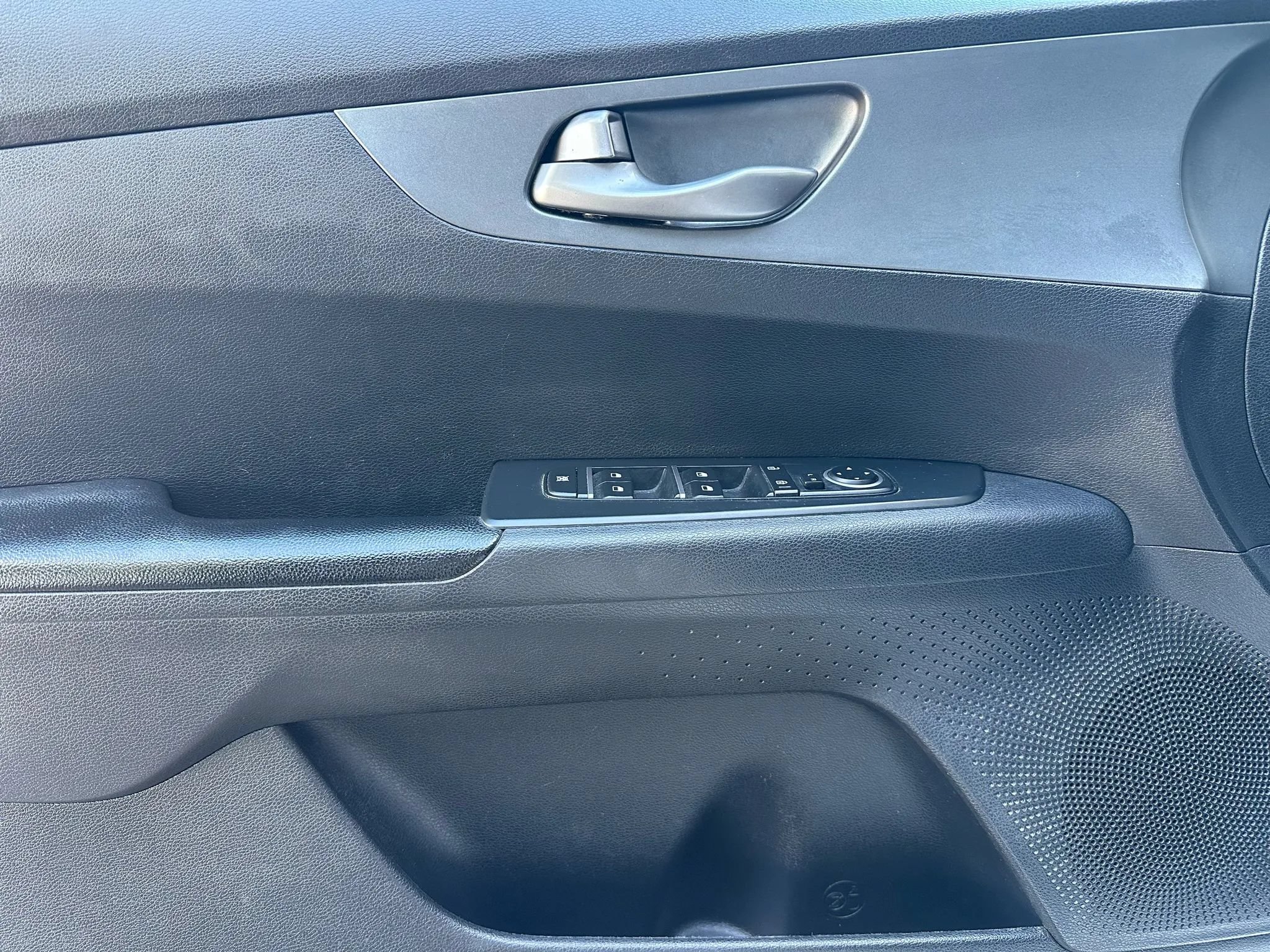 Used 2021 Kia Forte LXS FWD image 5