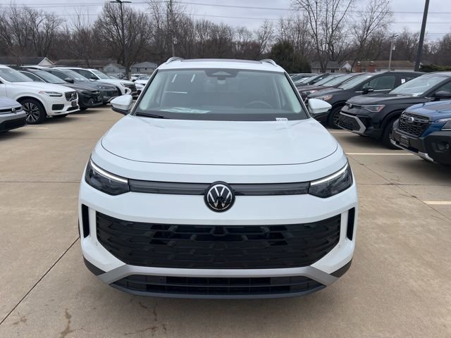 New 2026 Volkswagen Tiguan SE image 2