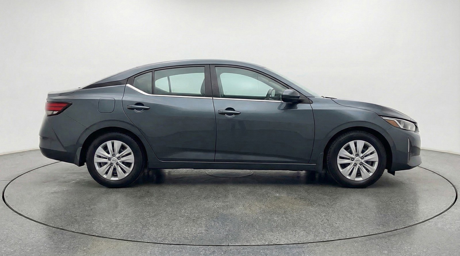 Used 2025 Nissan Sentra S image 11