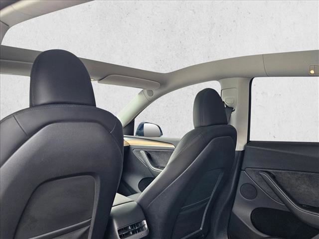 Used 2024 Tesla Model Y Performance image 19