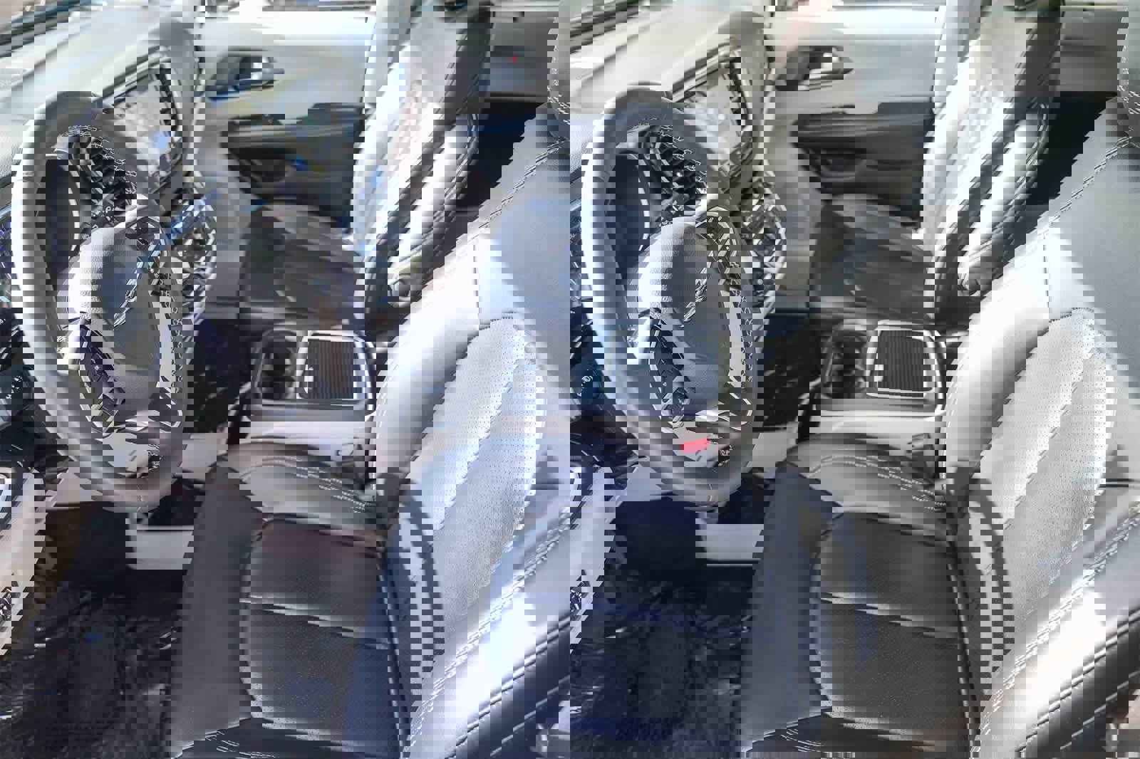 Used 2024 Chrysler Pacifica Touring-L image 17