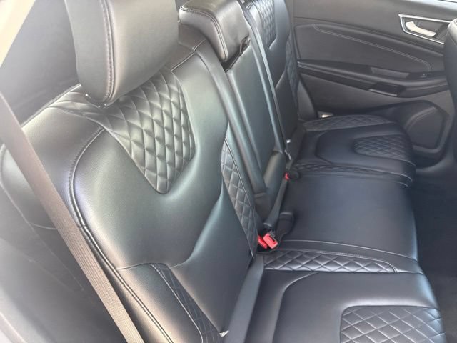 Used 2023 Ford Edge Titanium AWD/4WD image 18