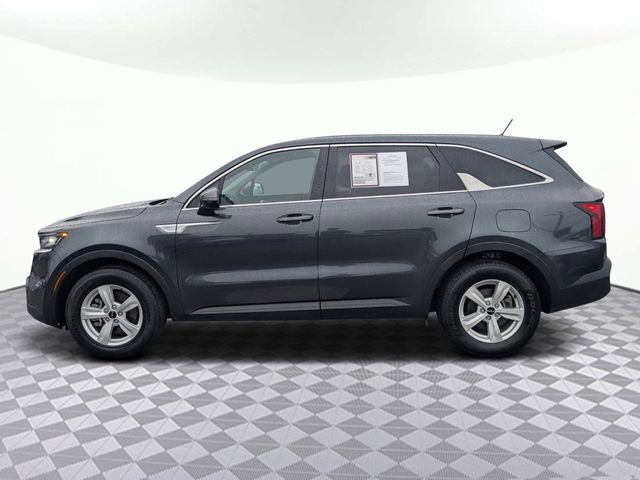 Used 2023 Kia Sorento LX image 6