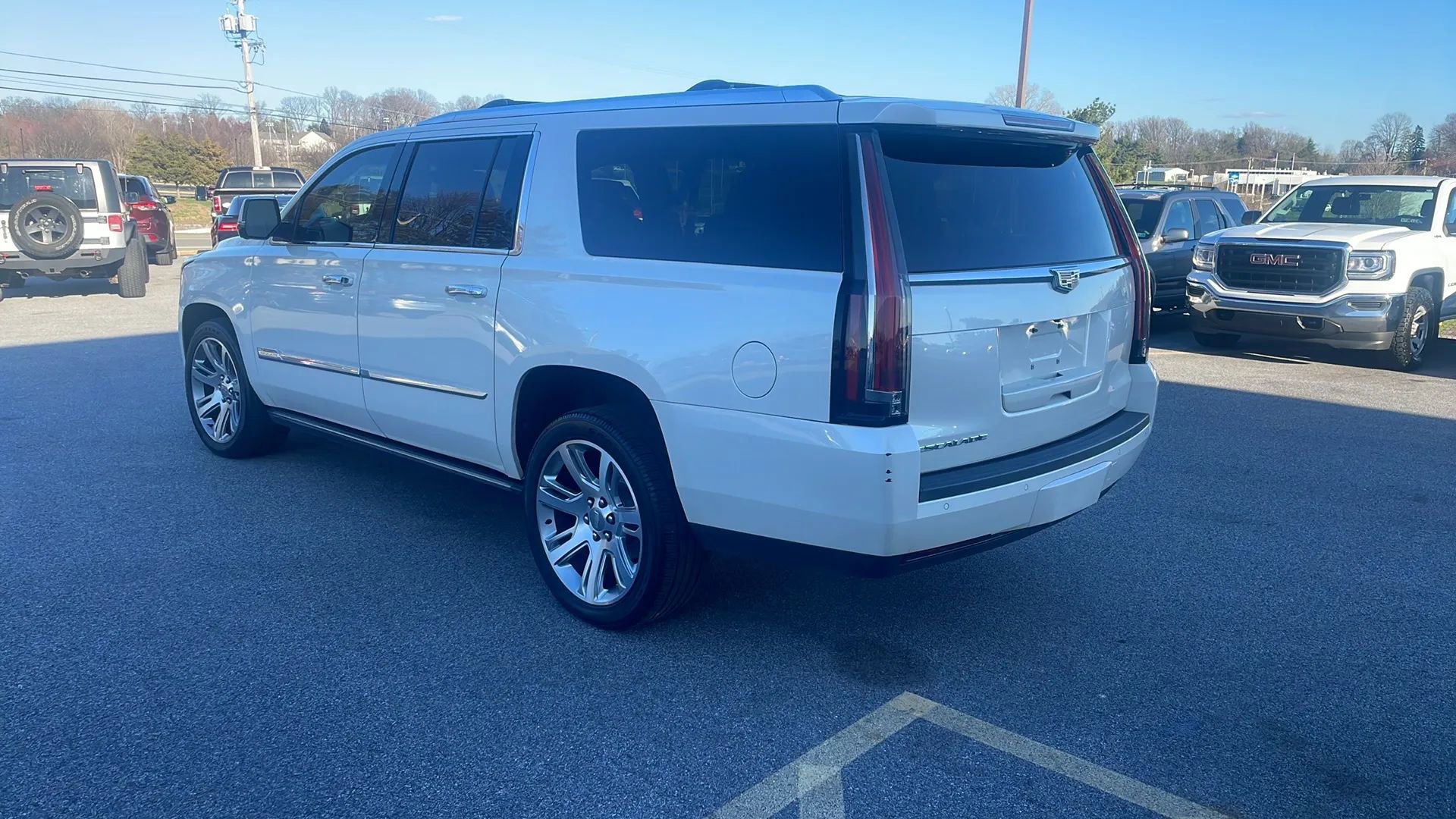 Used 2015 Cadillac Escalade ESV Premium image 5