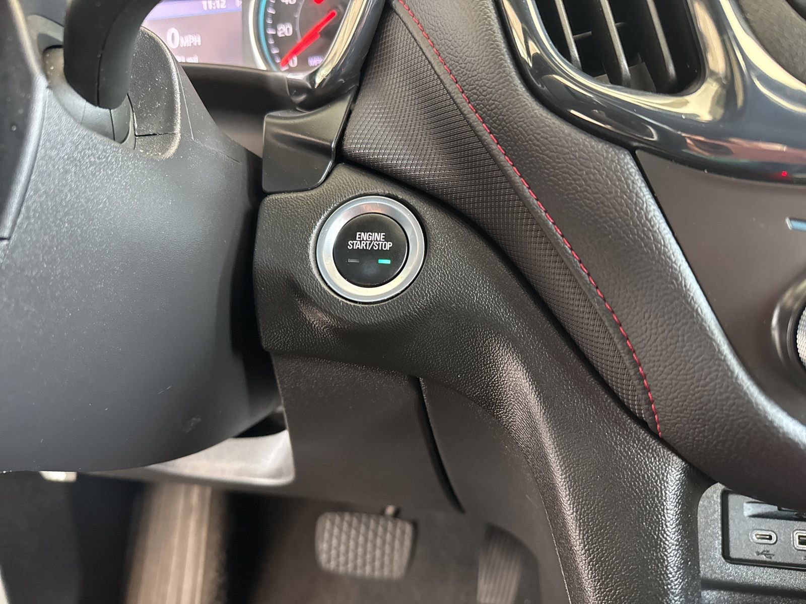 Used 2022 Chevrolet Equinox RS w/ RS Leather Package image 34