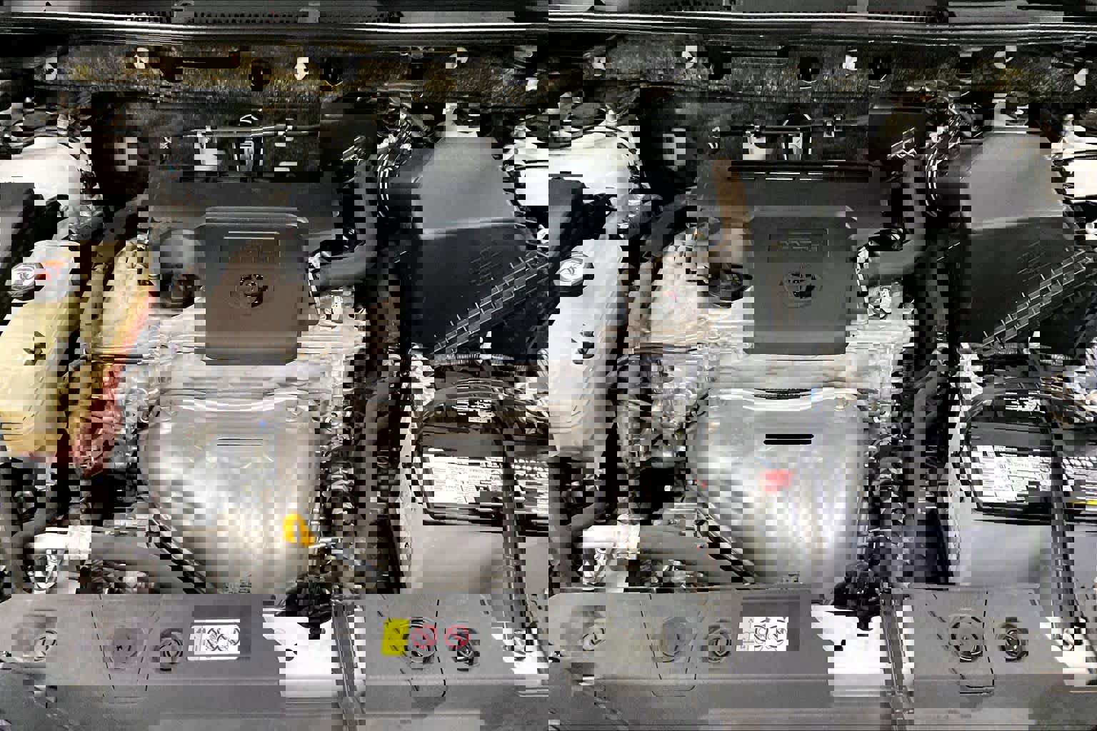 Used 2018 Toyota RAV4 LE w/ Carpet Mat Package image 31