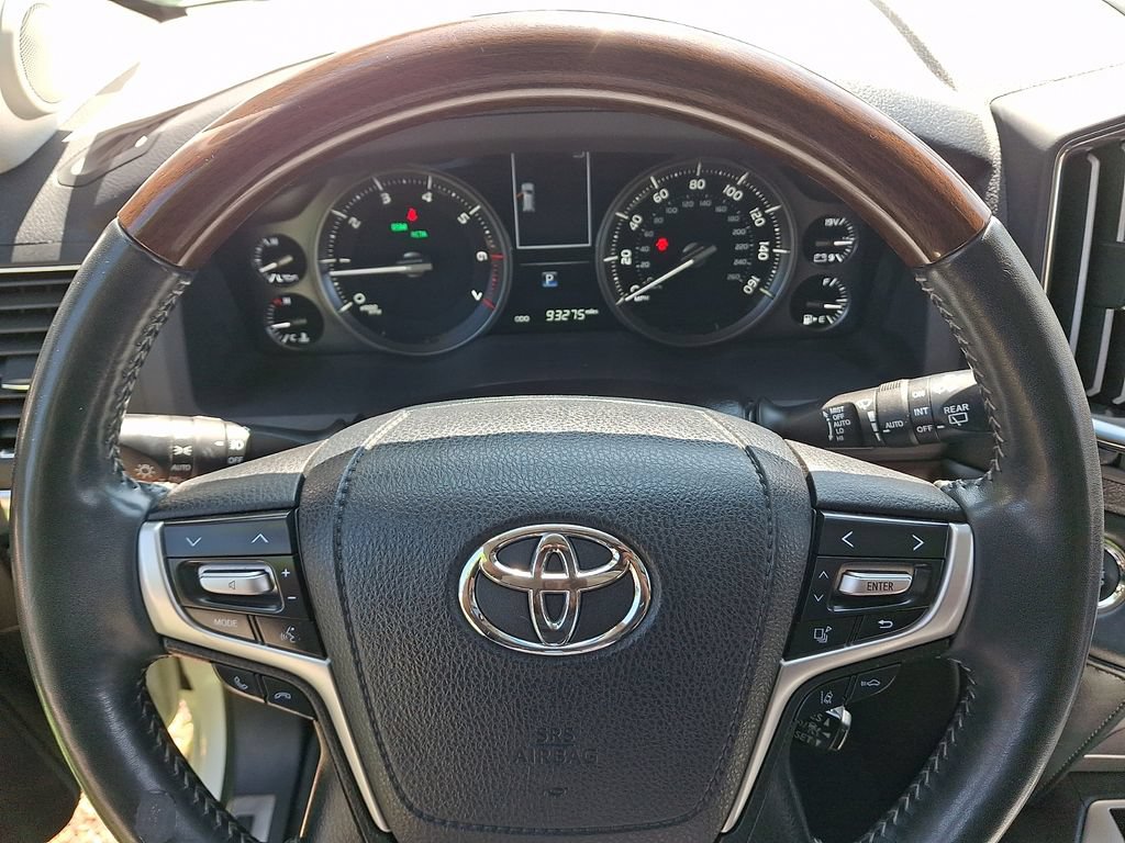 Used 2016 Toyota Land Cruiser w/ Four Season Floor Mat Package AWD/4WD image 19