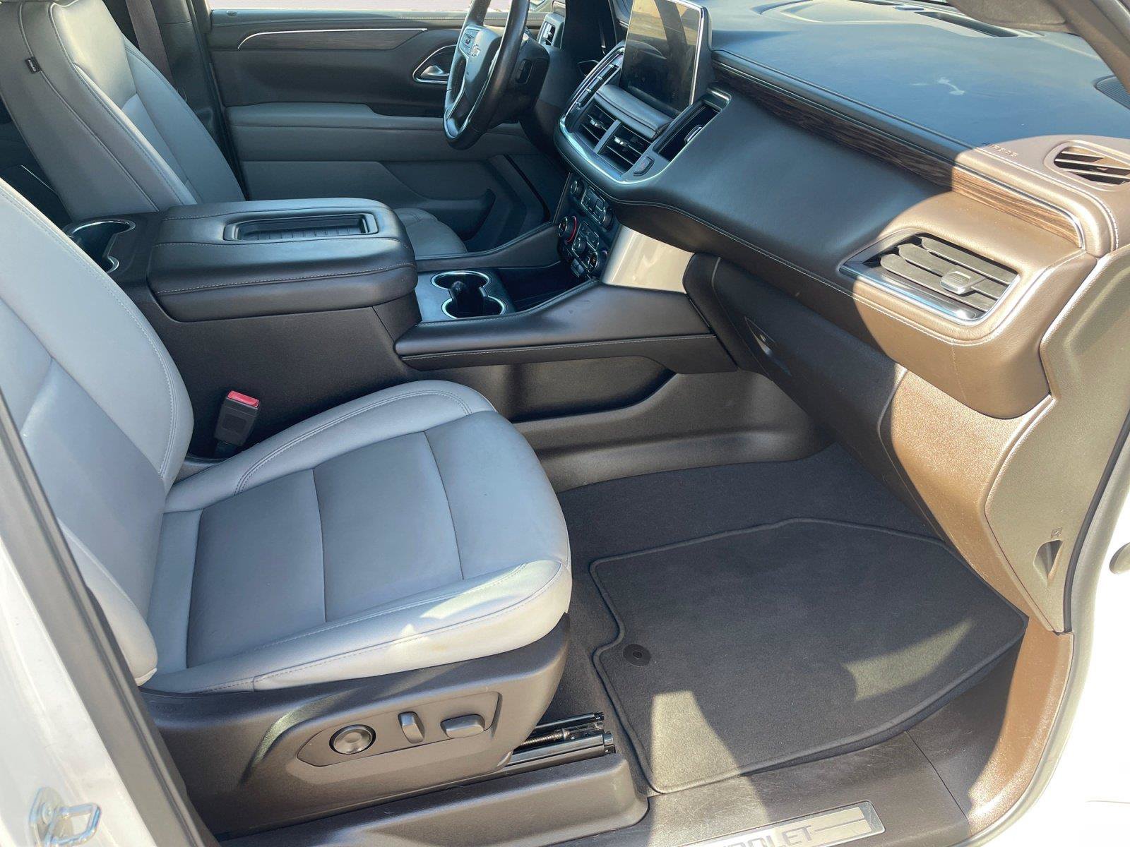 Used 2022 Chevrolet Tahoe LT w/ Luxury Package AWD/4WD image 15