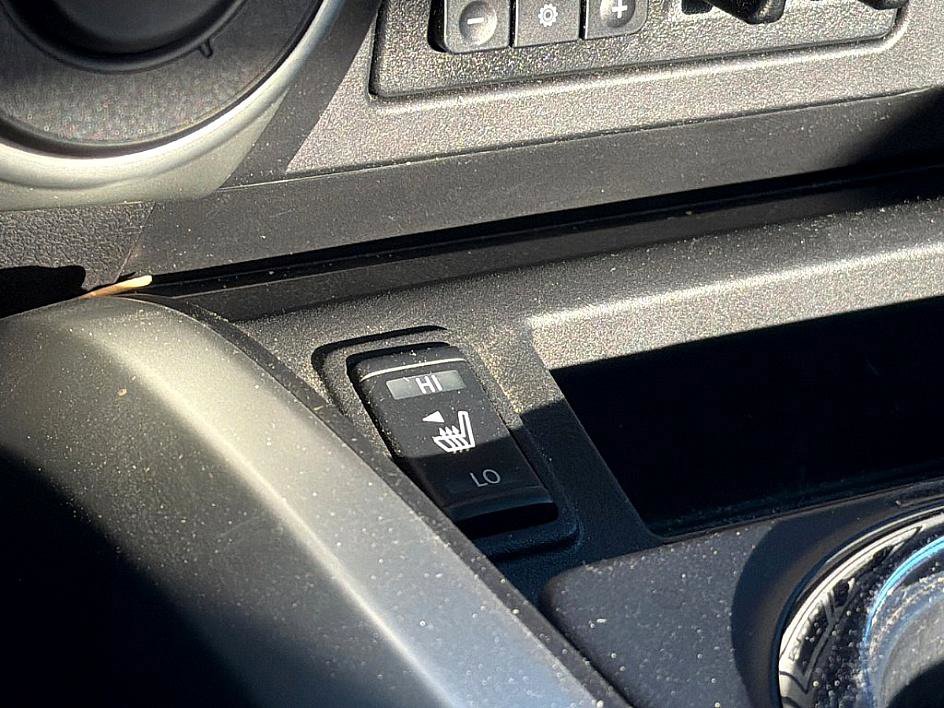 Used 2021 Nissan Titan SV w/ SV Convenience Package image 18