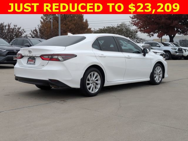 Used 2024 Toyota Camry LE w/ Convenience Package image 5