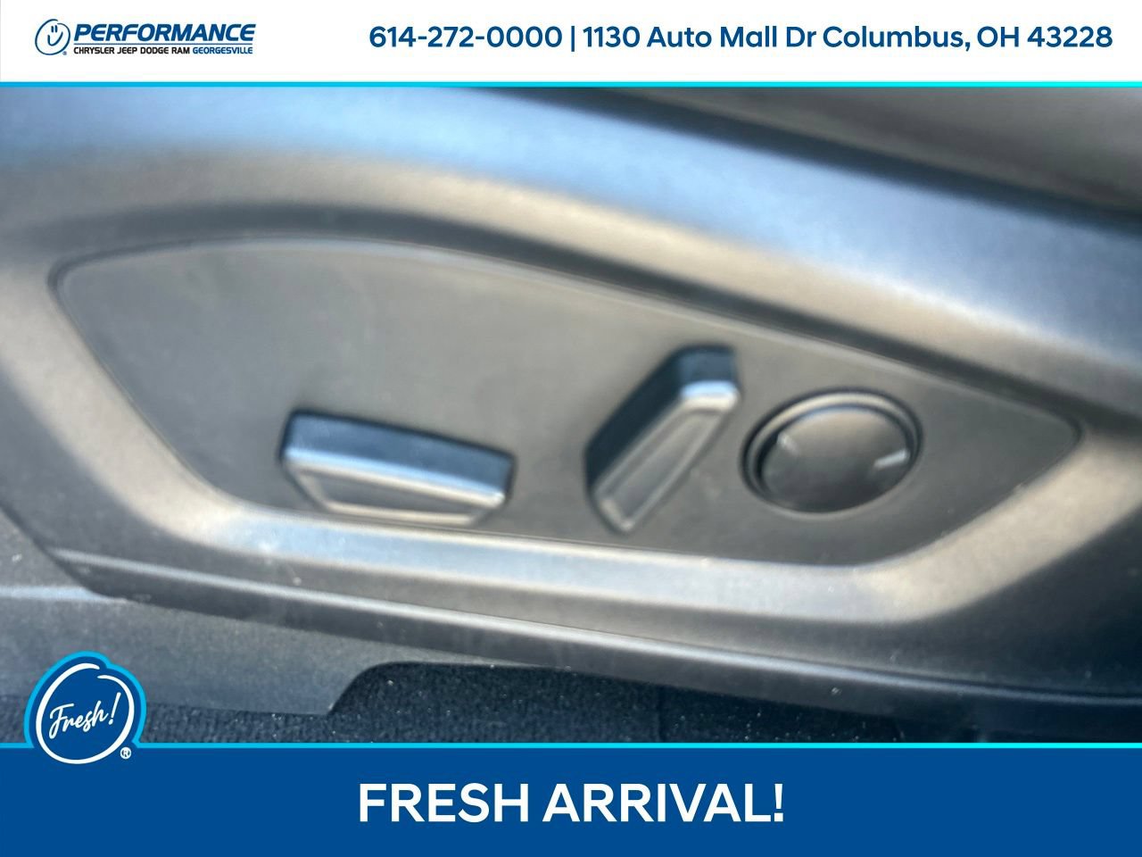 Used 2025 Ford Explorer ST-Line w/ ST-Line Street Pack AWD/4WD image 18