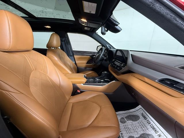 Used 2021 Toyota Highlander Platinum image 33