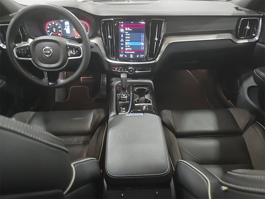 Used 2022 Volvo S60 T8 R-Design image 10