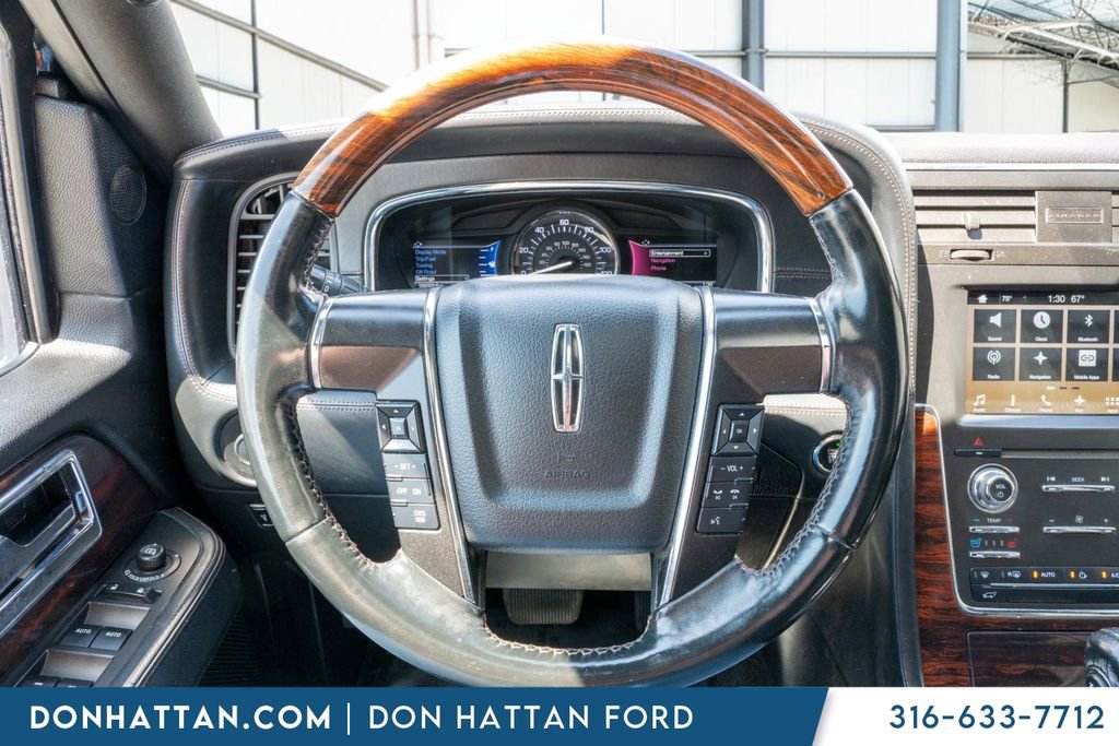 Used 2017 Lincoln Navigator Reserve RWD image 6