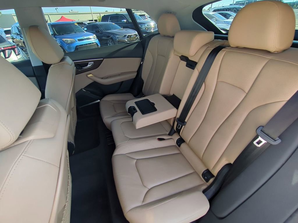 Used 2019 Audi Q8 Premium Plus w/ Premium Plus image 13
