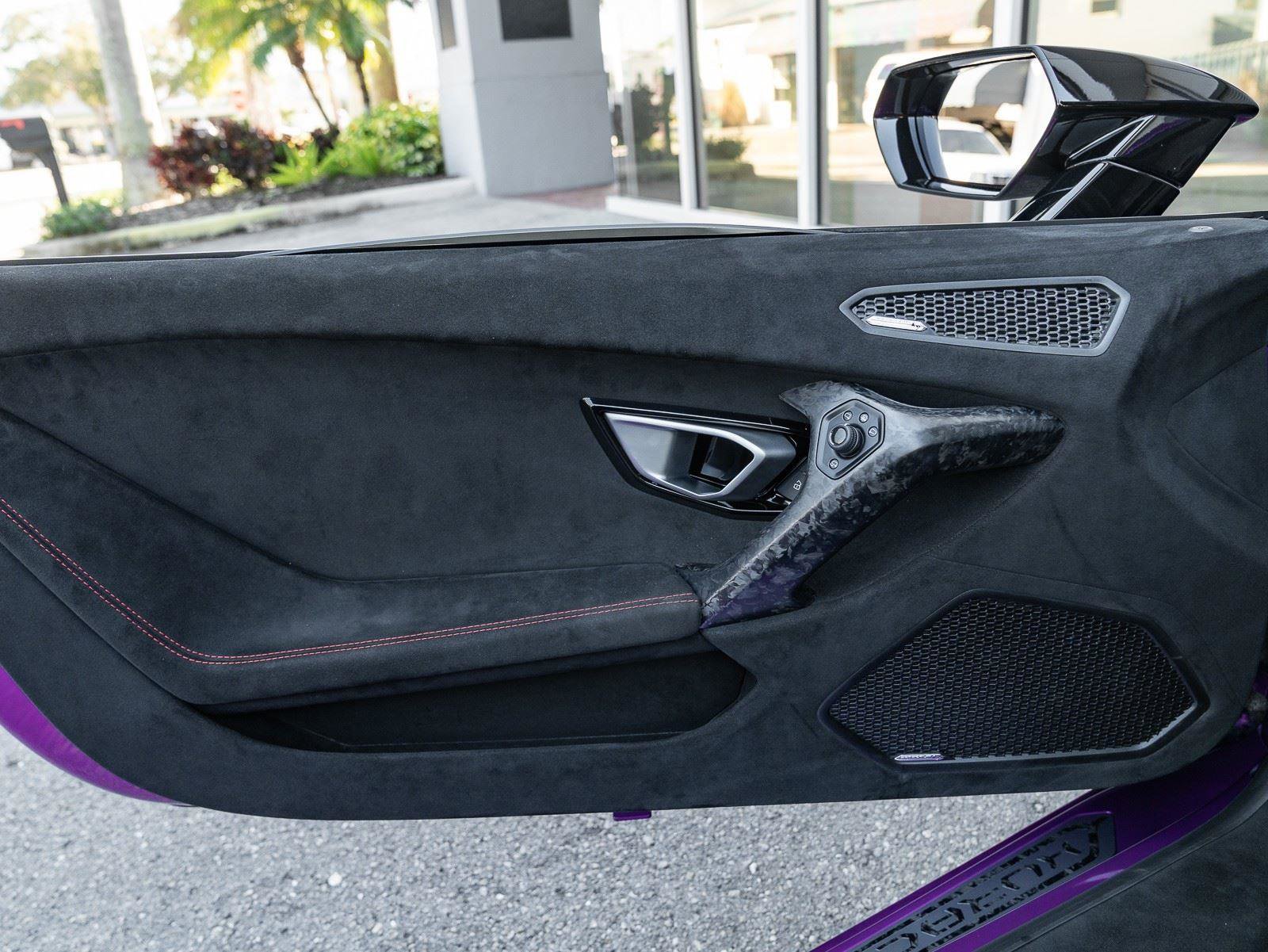 Used 2019 Lamborghini Huracan Performante image 28