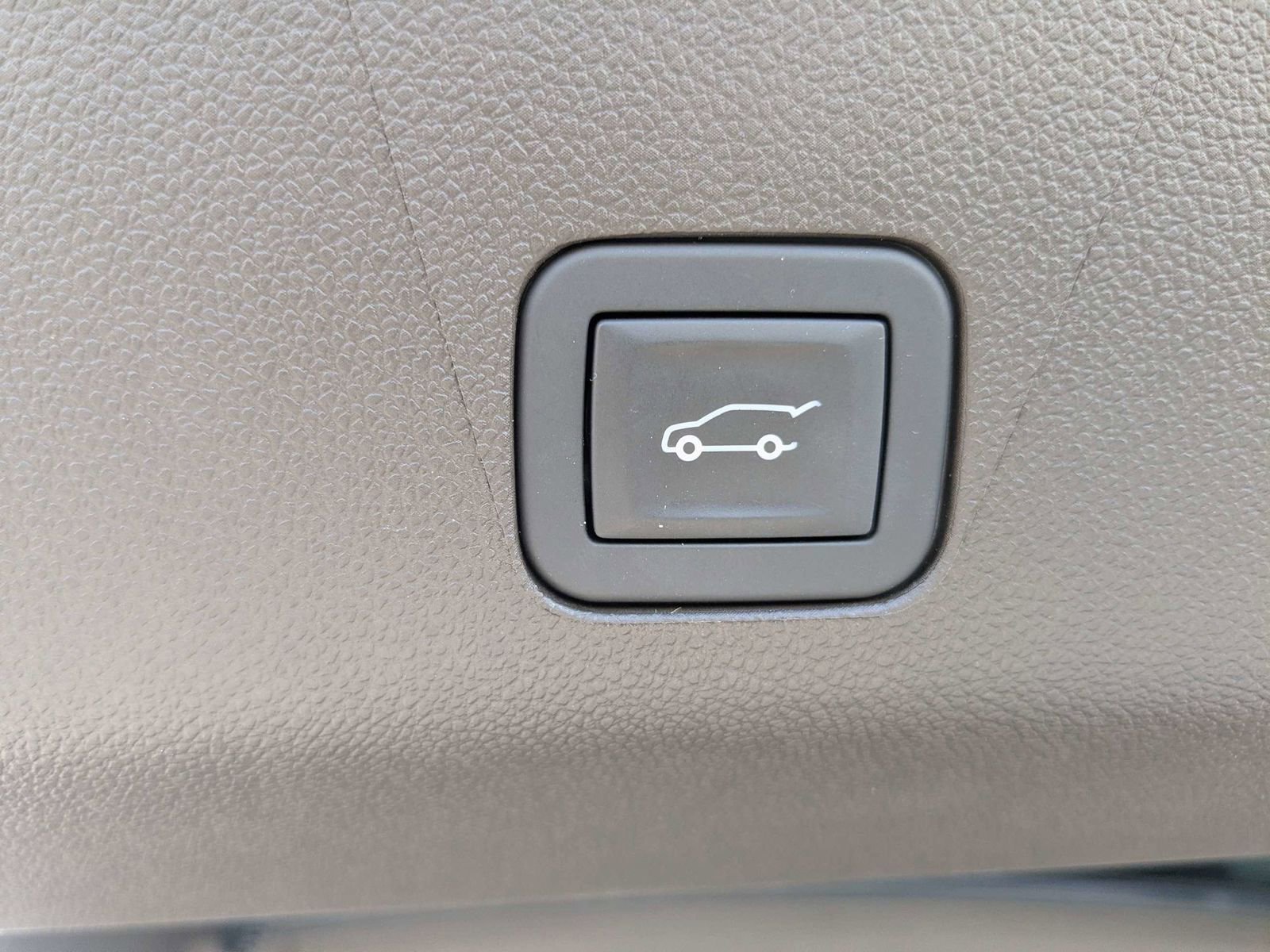 Used 2025 GMC Yukon Elevation image 14