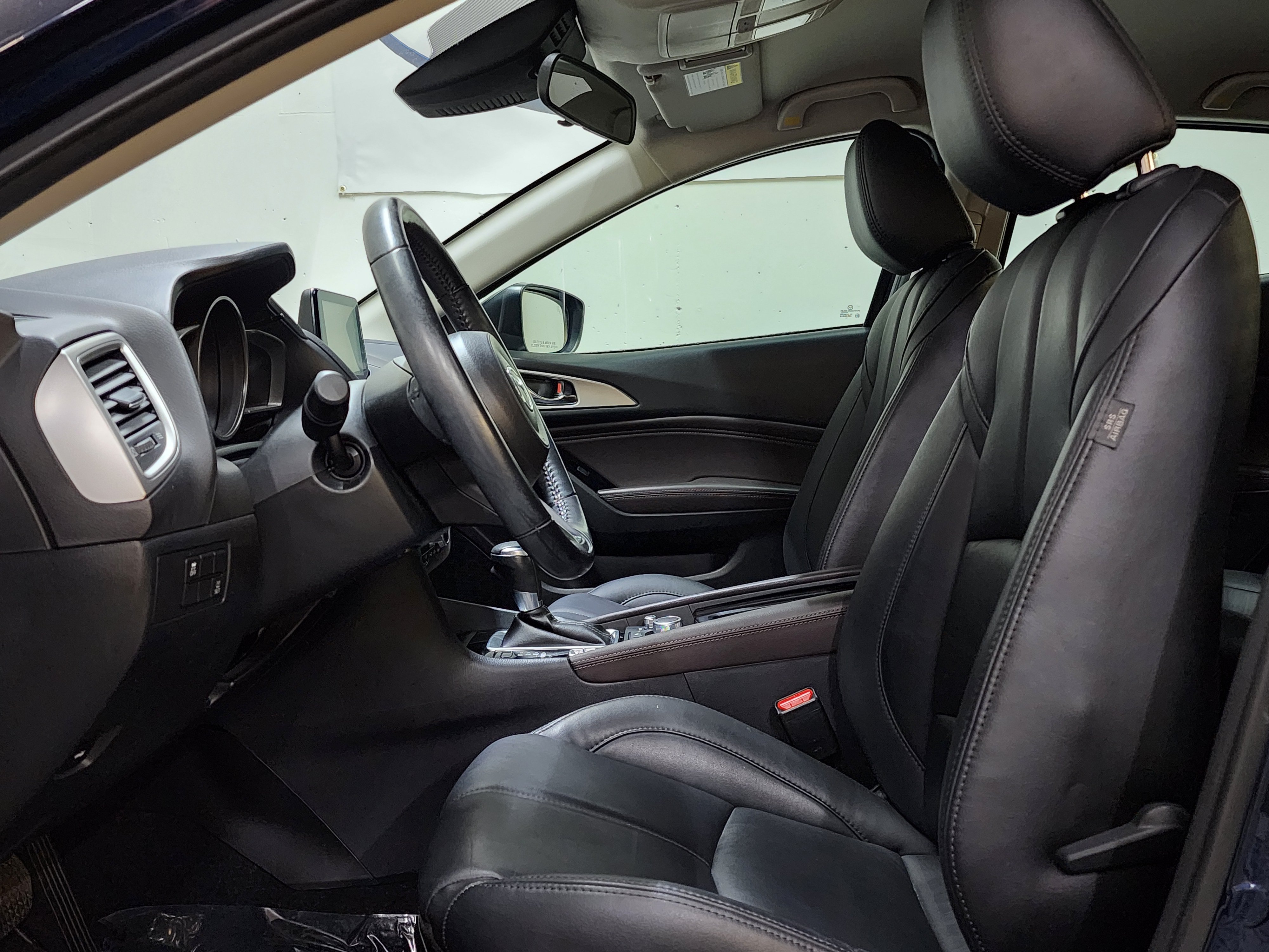 Used 2018 MAZDA MAZDA3 Touring FWD image 14