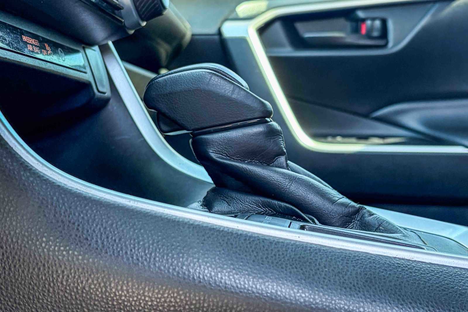 Used 2019 Toyota RAV4 LE image 21