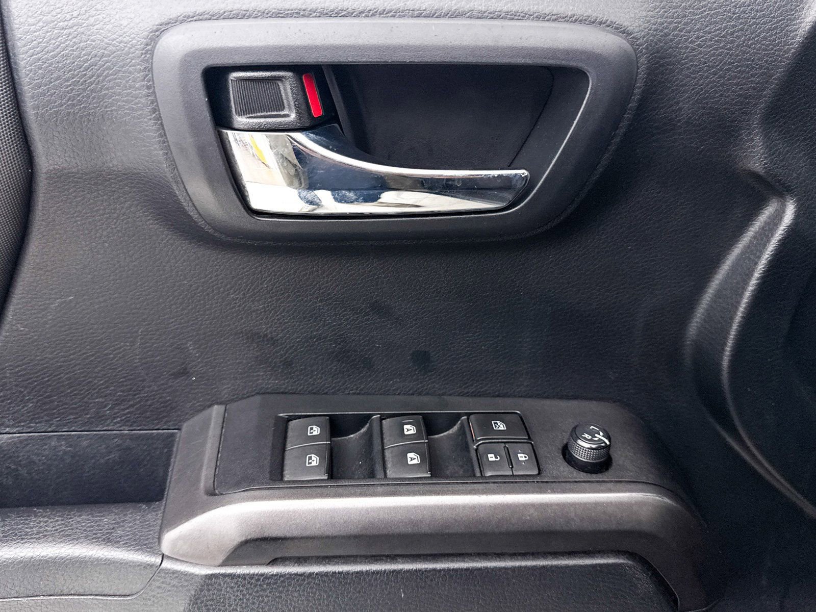 Used 2019 Toyota Tacoma TRD Off-Road AWD/4WD image 23